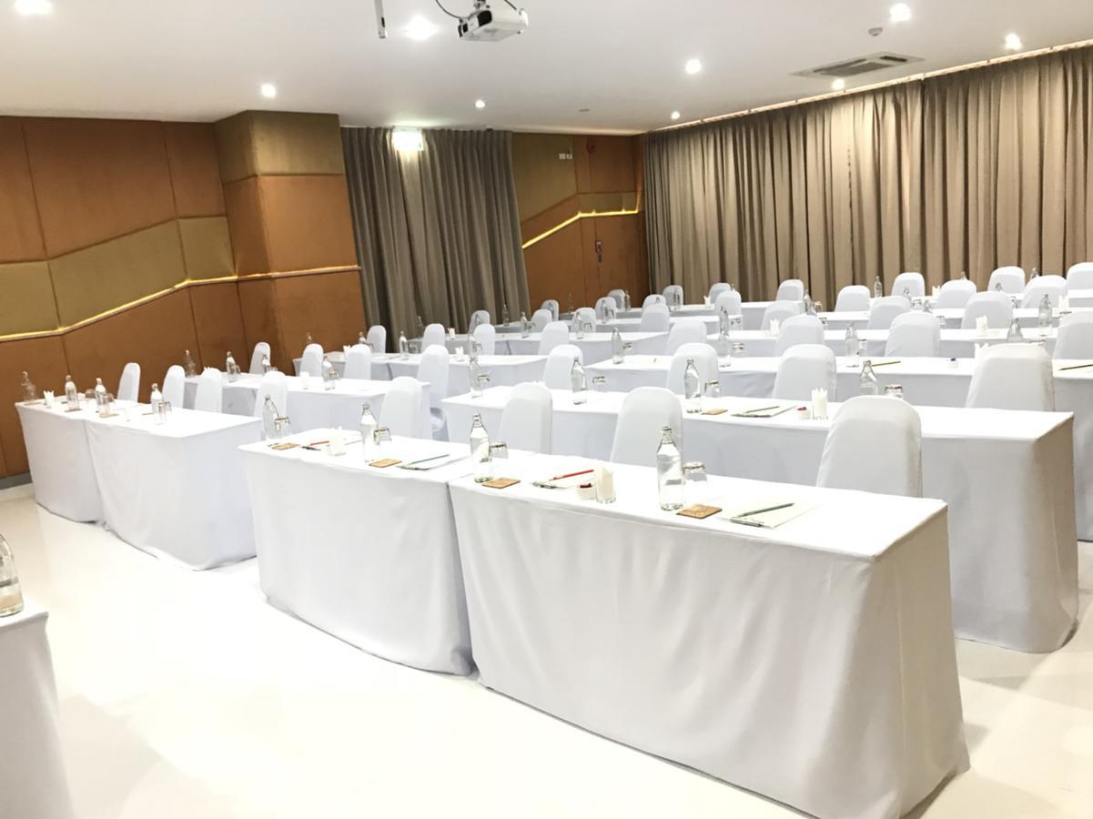 Anna-Nava Pakkret Hotel Nonthaburi Buitenkant foto
